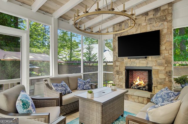 180 Shoreline Circle, Newnan, GA 30263