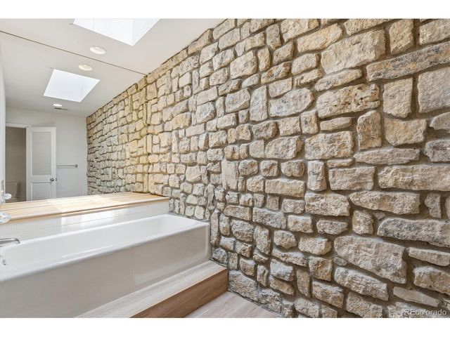 1520 W Briarwood Ave, Littleton, CO 80120