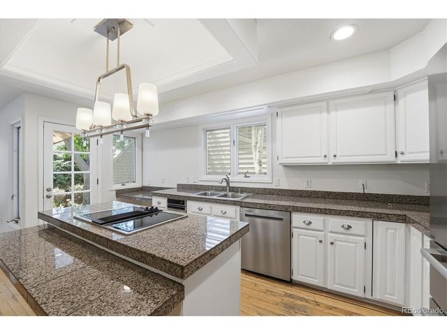1520 W Briarwood Ave, Littleton, CO 80120
