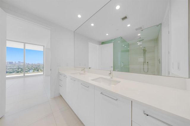 153 N Seabreeze 2503-S, Fort Lauderdale, FL 33304