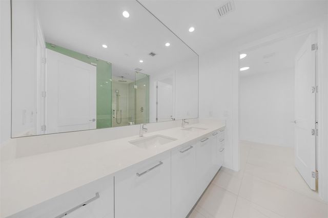 153 N Seabreeze 2503-S, Fort Lauderdale, FL 33304