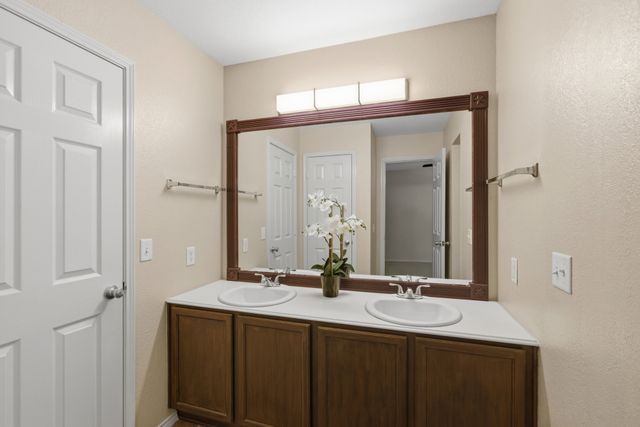 2209 Stoneleigh Place, Mckinney, TX 75071