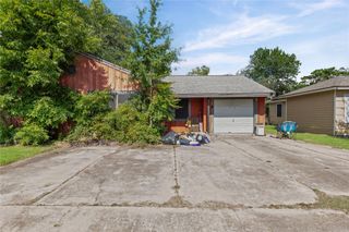516 Evans Street, Angleton, TX 77515