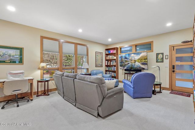 9641 N EASY ST, Hayden Lake, ID 83835