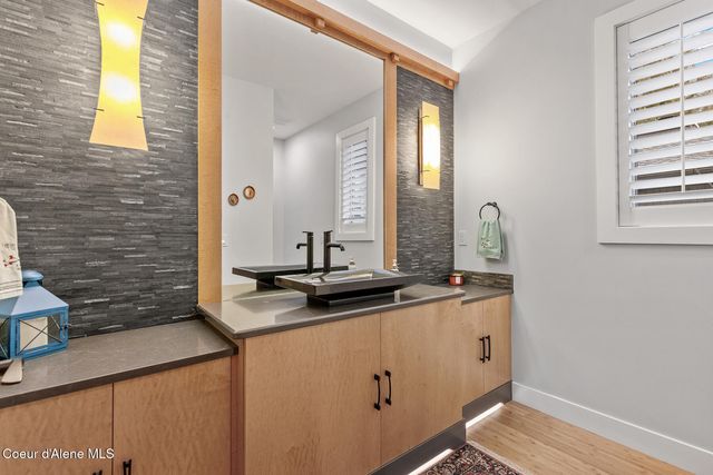 9641 N EASY ST, Hayden Lake, ID 83835