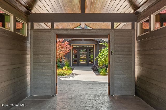 9641 N EASY ST, Hayden Lake, ID 83835