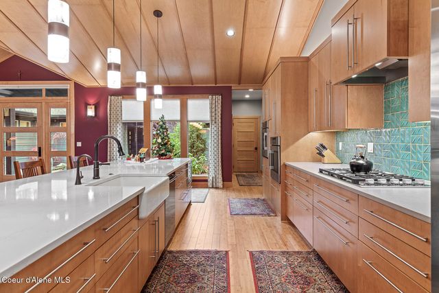 9641 N EASY ST, Hayden Lake, ID 83835