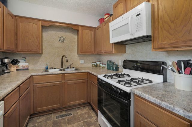 314 E Swiss Lane Court, Springfield, MO 65807