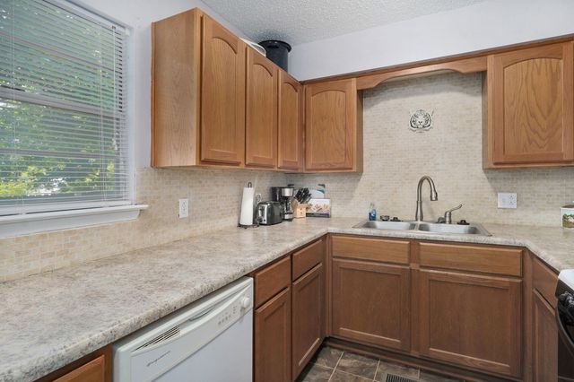 314 E Swiss Lane Court, Springfield, MO 65807