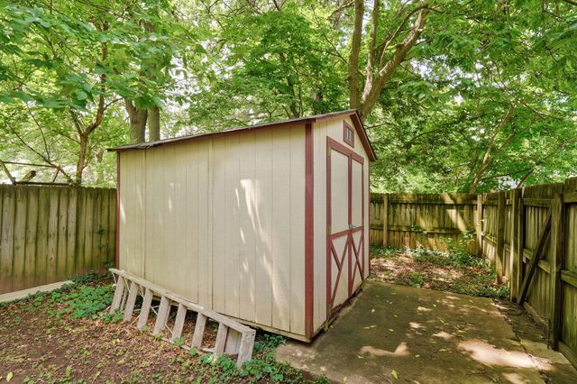 314 E Swiss Lane Court, Springfield, MO 65807