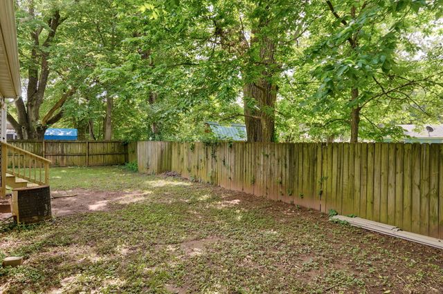 314 E Swiss Lane Court, Springfield, MO 65807