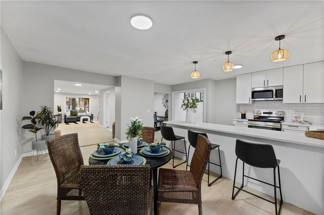 10206 W 88th Terrace, Overland Park, KS 66212