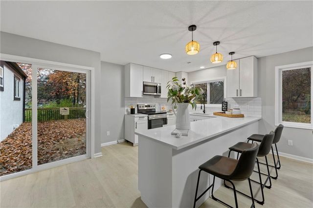 10206 W 88th Terrace, Overland Park, KS 66212