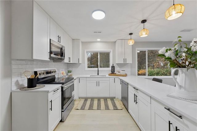 10206 W 88th Terrace, Overland Park, KS 66212