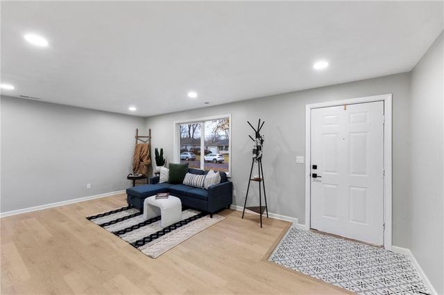 10206 W 88th Terrace, Overland Park, KS 66212