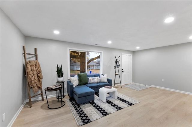 10206 W 88th Terrace, Overland Park, KS 66212