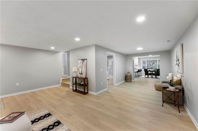 10206 W 88th Terrace, Overland Park, KS 66212