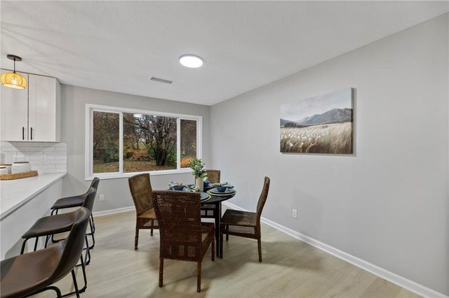 10206 W 88th Terrace, Overland Park, KS 66212