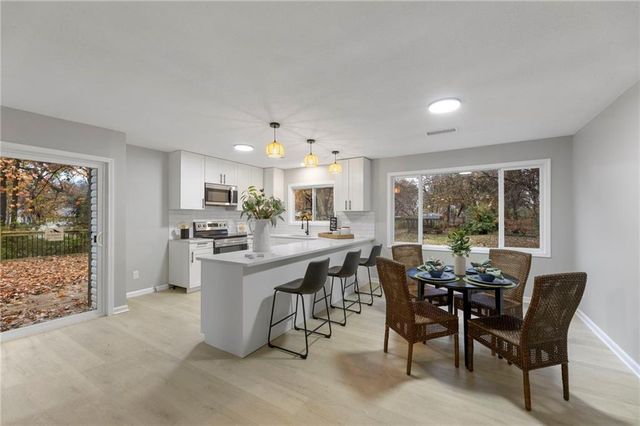 10206 W 88th Terrace, Overland Park, KS 66212