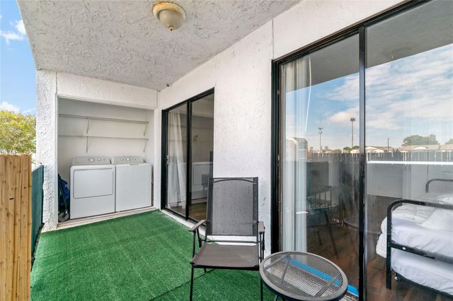 2830 S Bartell Drive 211, Houston, TX 77054