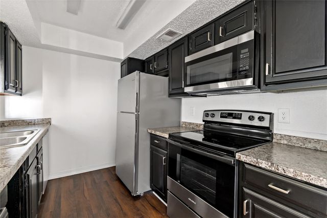 2830 S Bartell Drive 211, Houston, TX 77054