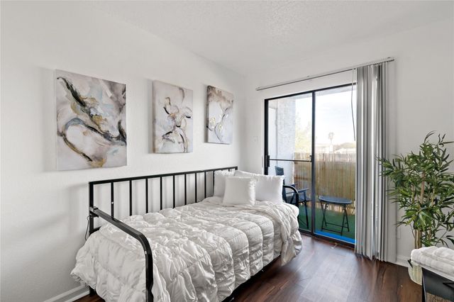 2830 S Bartell Drive 211, Houston, TX 77054