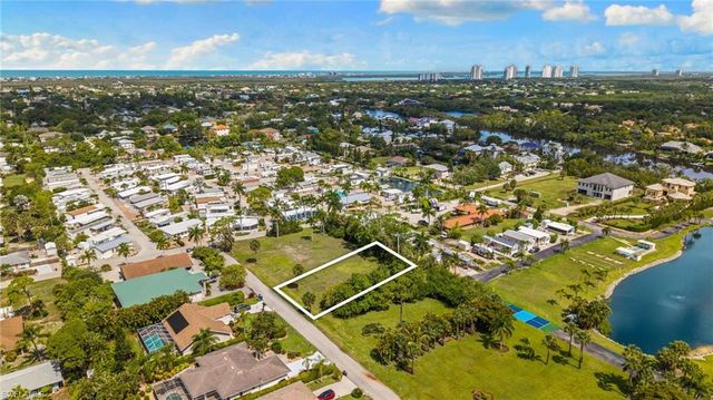 3090 Pine Tree DR, Bonita Springs, FL 34134