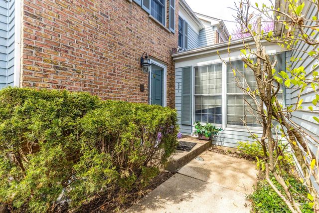 851 Sutton Court, Lincolnshire, IL 60069