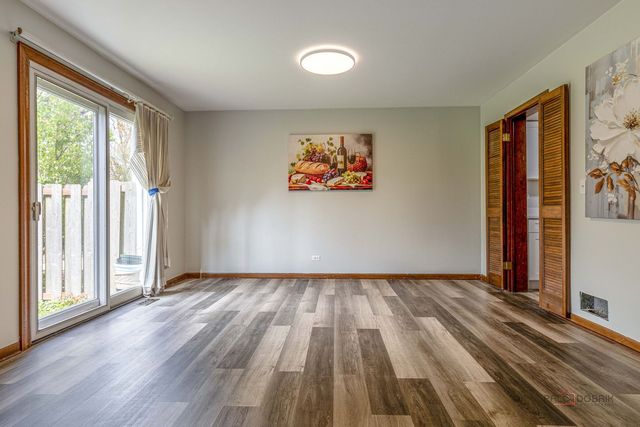 851 Sutton Court, Lincolnshire, IL 60069