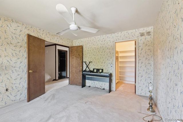 25073 Oakbrooke Drive, Southfield, MI 48033