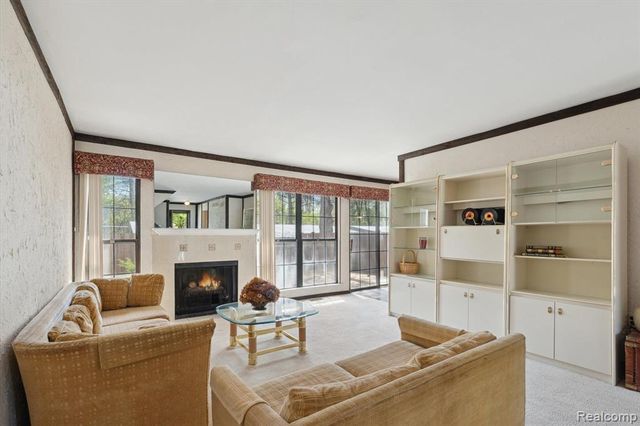 25073 Oakbrooke Drive, Southfield, MI 48033