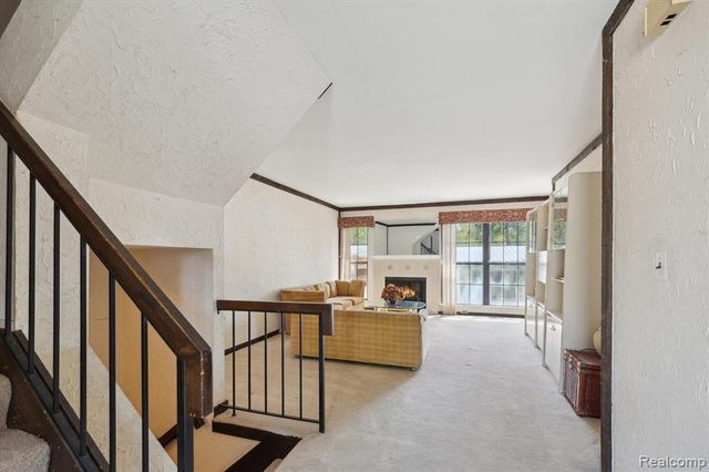 25073 Oakbrooke Drive, Southfield, MI 48033