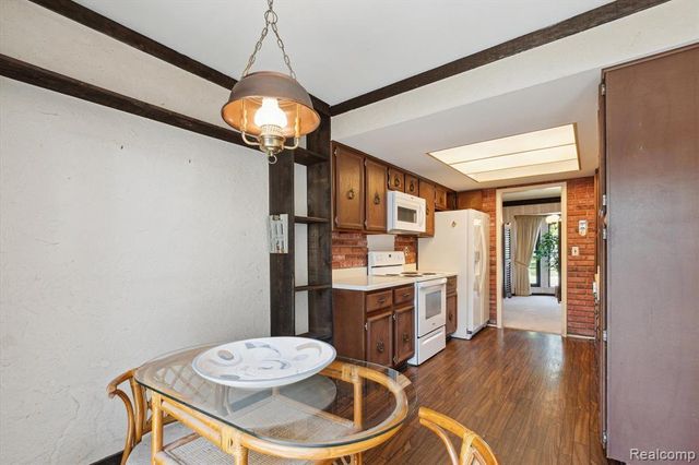 25073 Oakbrooke Drive, Southfield, MI 48033