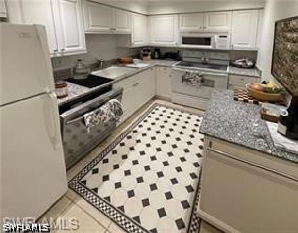 800 Golf DR S 104, Naples, FL 34102