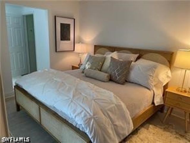 800 Golf DR S 104, Naples, FL 34102
