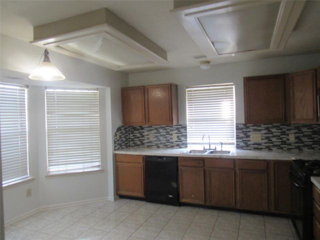 5418 Imperial Grove Drive, Houston, TX 77066