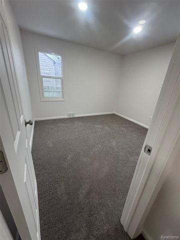 8854 Stout Street, Detroit, MI 48228