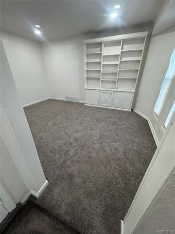 8854 Stout Street, Detroit, MI 48228