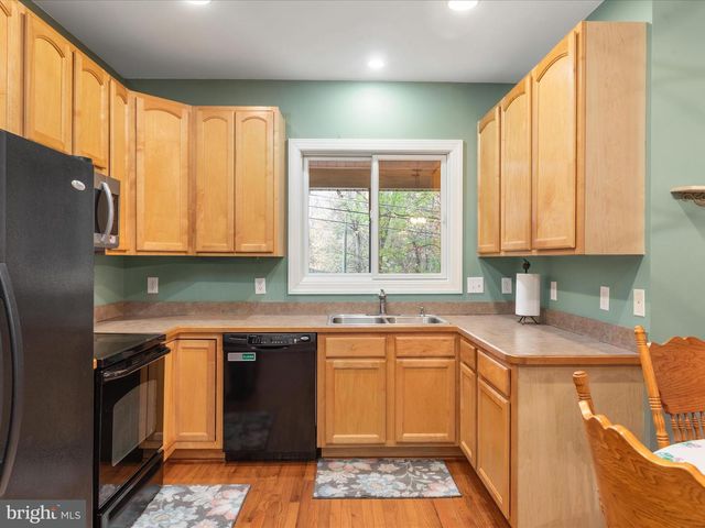 1304 LAKEVIEW DR, Cross Junction, VA 22625