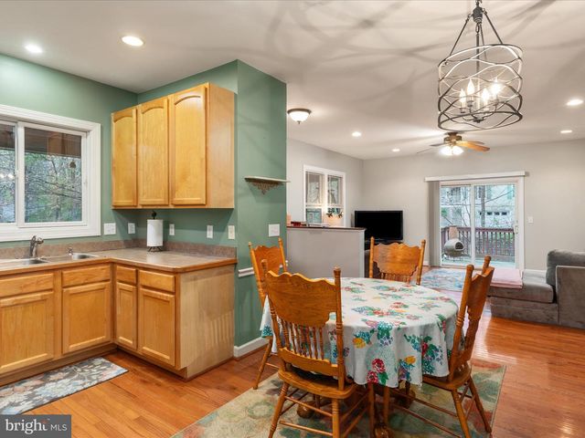 1304 LAKEVIEW DR, Cross Junction, VA 22625