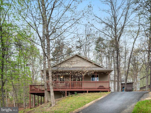 1304 LAKEVIEW DR, Cross Junction, VA 22625