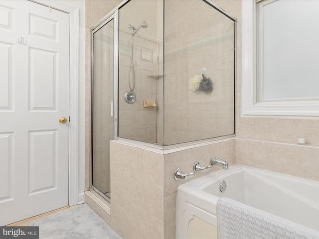1304 LAKEVIEW DR, Cross Junction, VA 22625