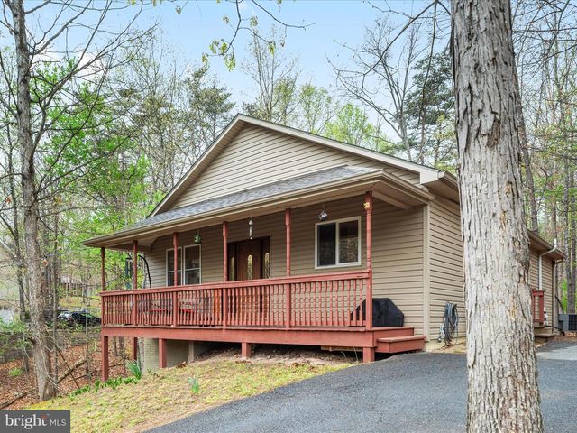 1304 LAKEVIEW DR, Cross Junction, VA 22625