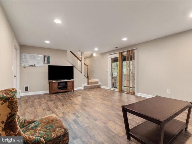 1304 LAKEVIEW DR, Cross Junction, VA 22625
