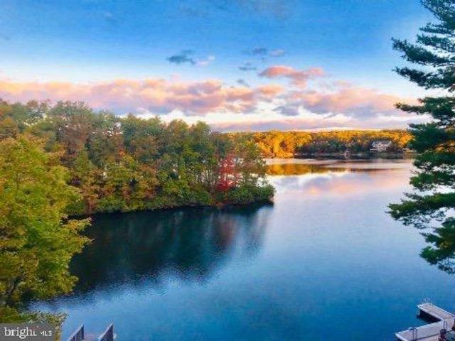1304 LAKEVIEW DR, Cross Junction, VA 22625