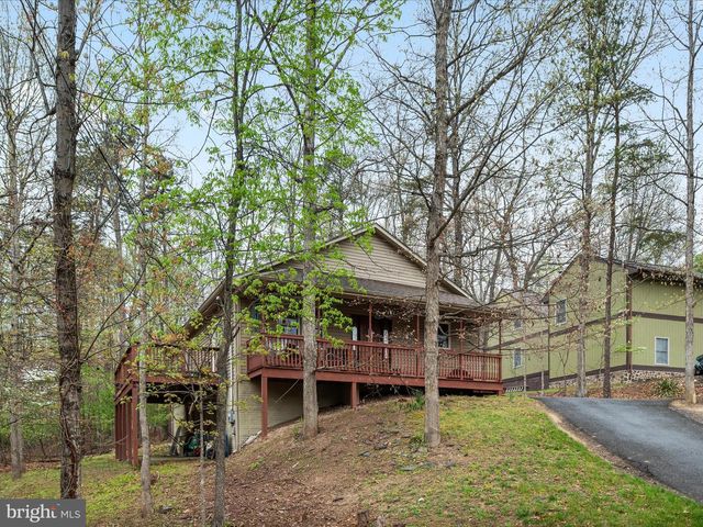 1304 LAKEVIEW DR, Cross Junction, VA 22625