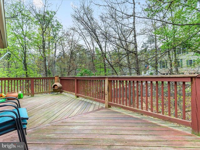1304 LAKEVIEW DR, Cross Junction, VA 22625