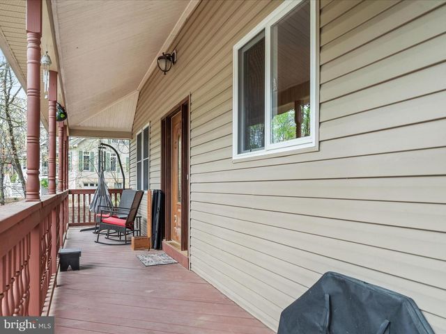 1304 LAKEVIEW DR, Cross Junction, VA 22625