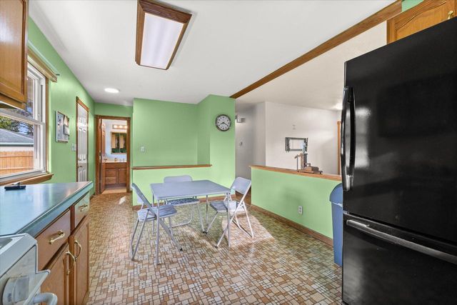 3217 Indian TRAIL, Racine, WI 53402