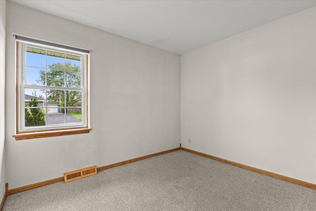 3217 Indian TRAIL, Racine, WI 53402